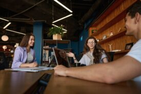 Karrieremöglichkeiten in der Zeitarbeit: Wer profitiert von diesem Modell?